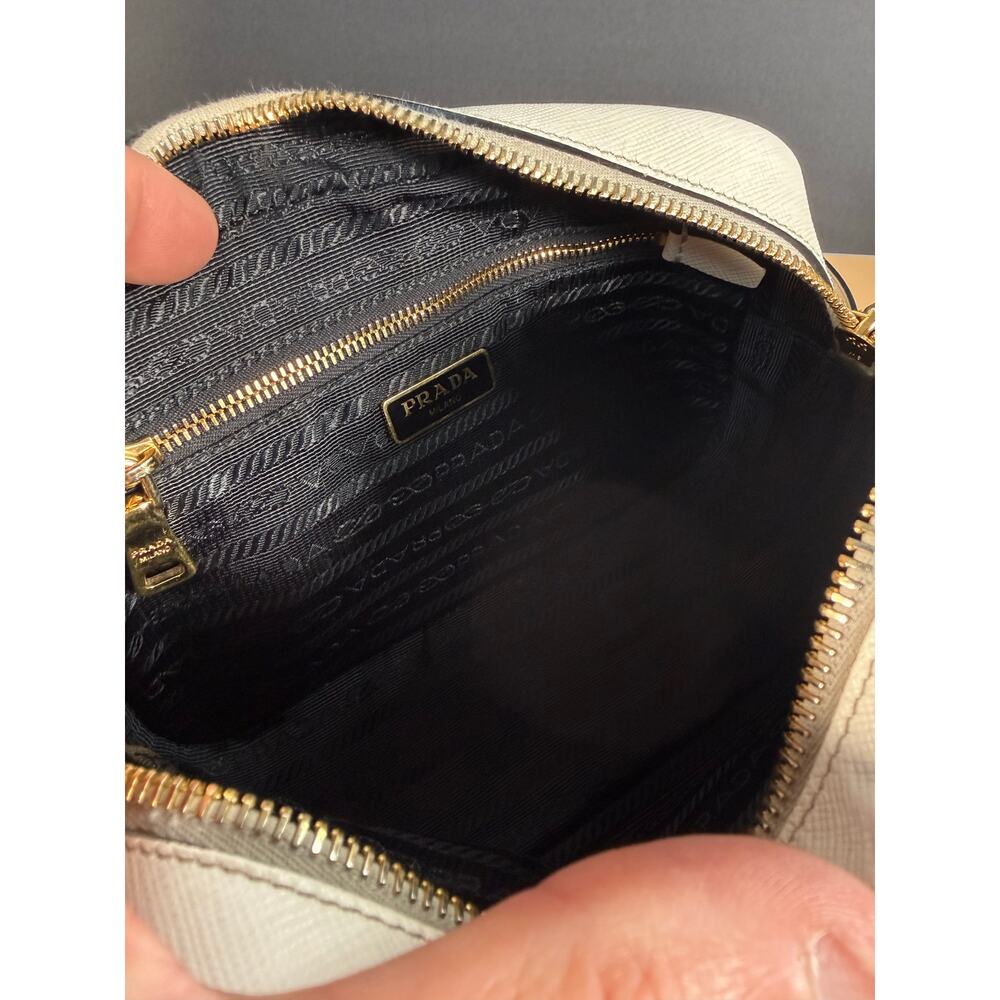 Prada White Vitello Crossbody Camera Bag IBH149 w/ Dust Bag MSRP $1500 - Picture 7 of 11
